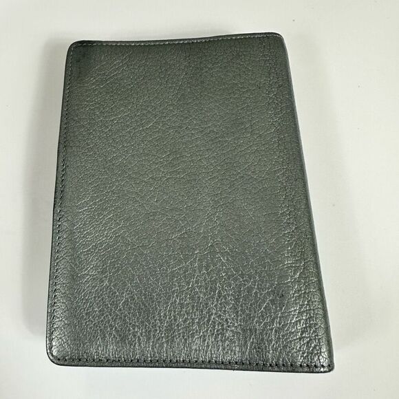 Chanel CC Leather Notebook Holder Silver - Picture 2 of 16